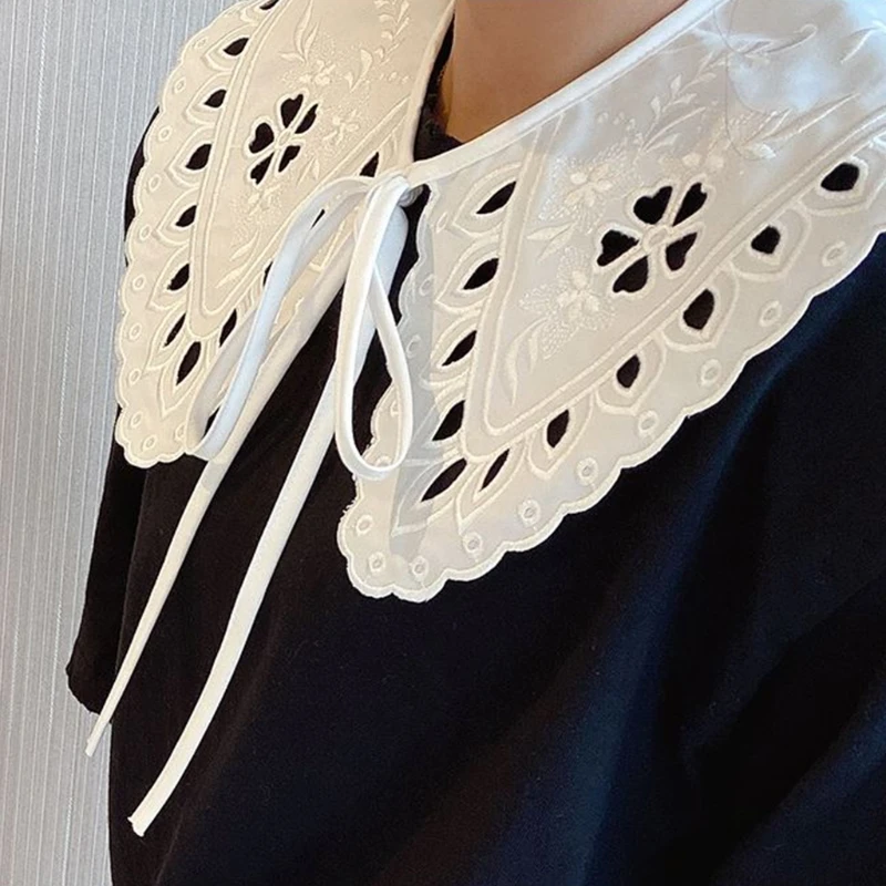 

N7MF Korean Women White Cotton Fake Collar Shawl Wrap Hollow Out Floral Fish Scales Necklace Scarf Embroidery Decorative Short