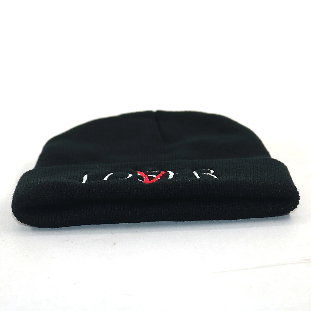 Мягкая хлопчатобумажная вязаная шапка с вышивкой LOVER LOSER для осени и зимы