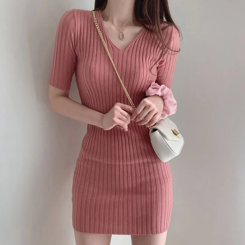 

new Korean temperament dress shows thin V-neck dresses slim pit bar buttocks small screw thread cool silk knitted dress female