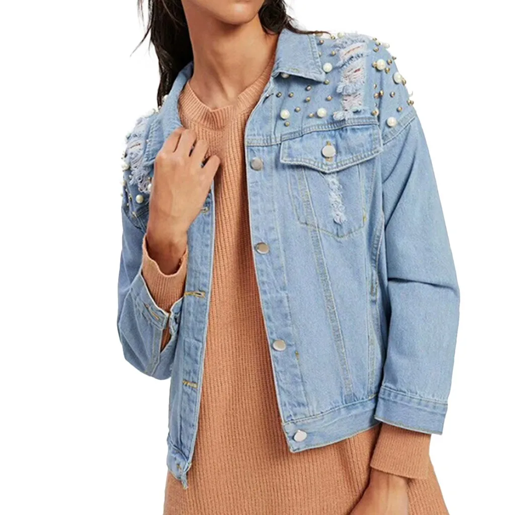 Женская джинсовая куртка на пуговицах с длинным рукавом украшенная жемчугом и бисером открытым передом