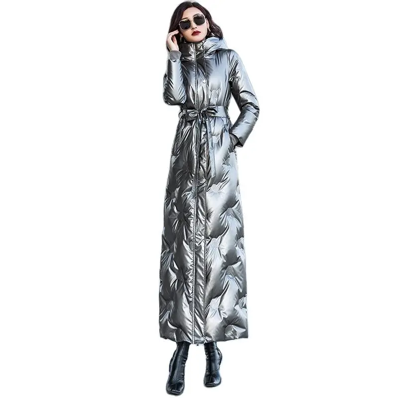 

Новинка Зима 2021, Стильное женское длинное толстое пальто выше колена до щиколотки, приталенное, с яркой поверхностью, на белом утином пуху Jac