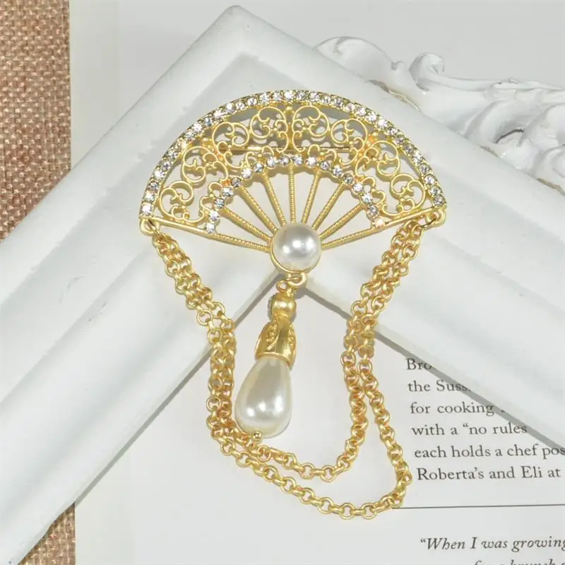 F. J4Z Новые Роскошные Броши для женщин Barroque имитация жемчуга Rhinesetone Tassel Fan образные штифты и серьги Ювелирные изделия Подарки