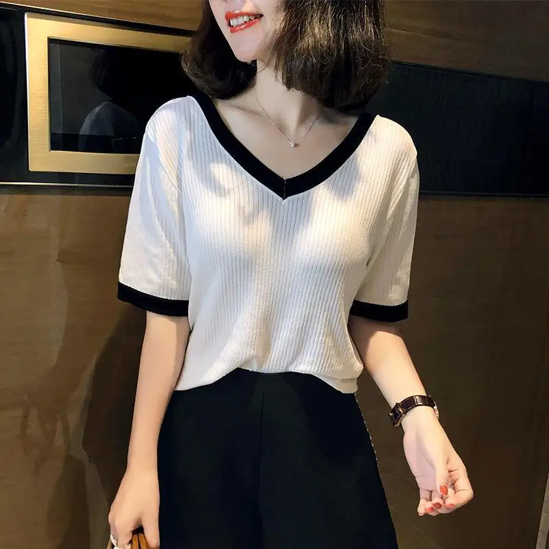 

New 2021 summer short sleeve ice silk T-shirt thin fit show thin temperament color matching V-neck t-shirt female