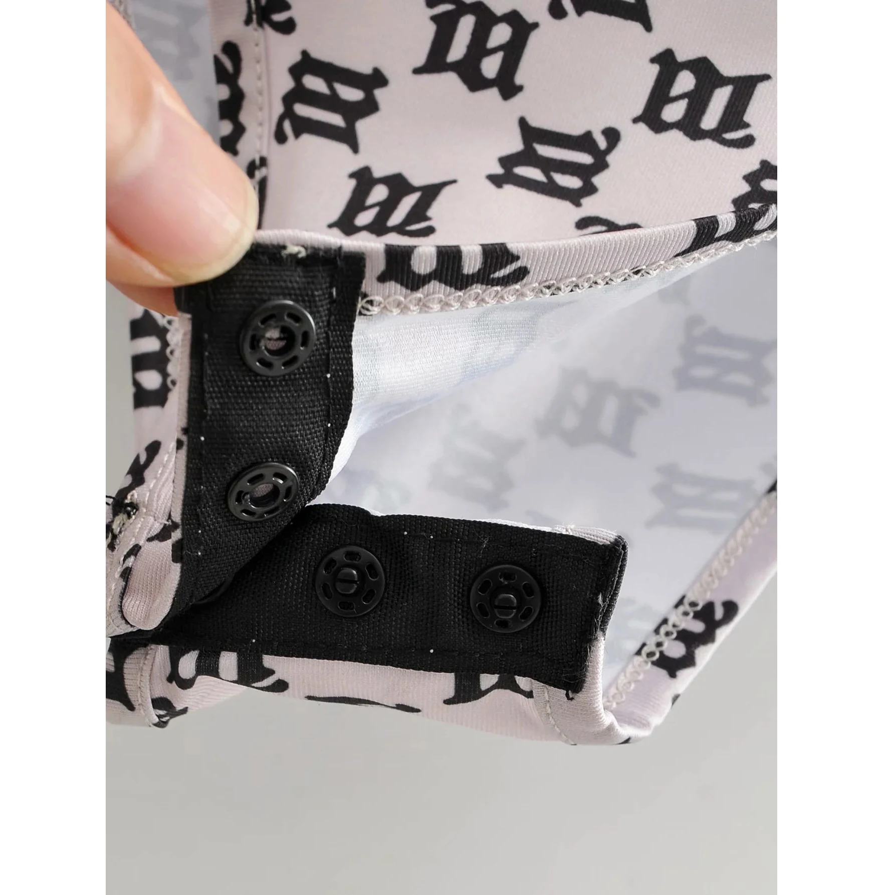 

Women's Bodysuit trend sexy elastic letter Jumpsuit summer new open file printing suspender Jumpsuit