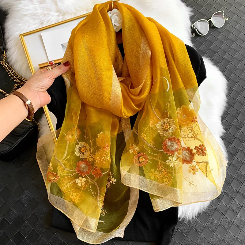 

Новый осенне-зимний Шелковый шерстяной шарф с цветочной вышивкой Женская шаль в корейском зарубежном стиле однотонный нагрудник для весны ...