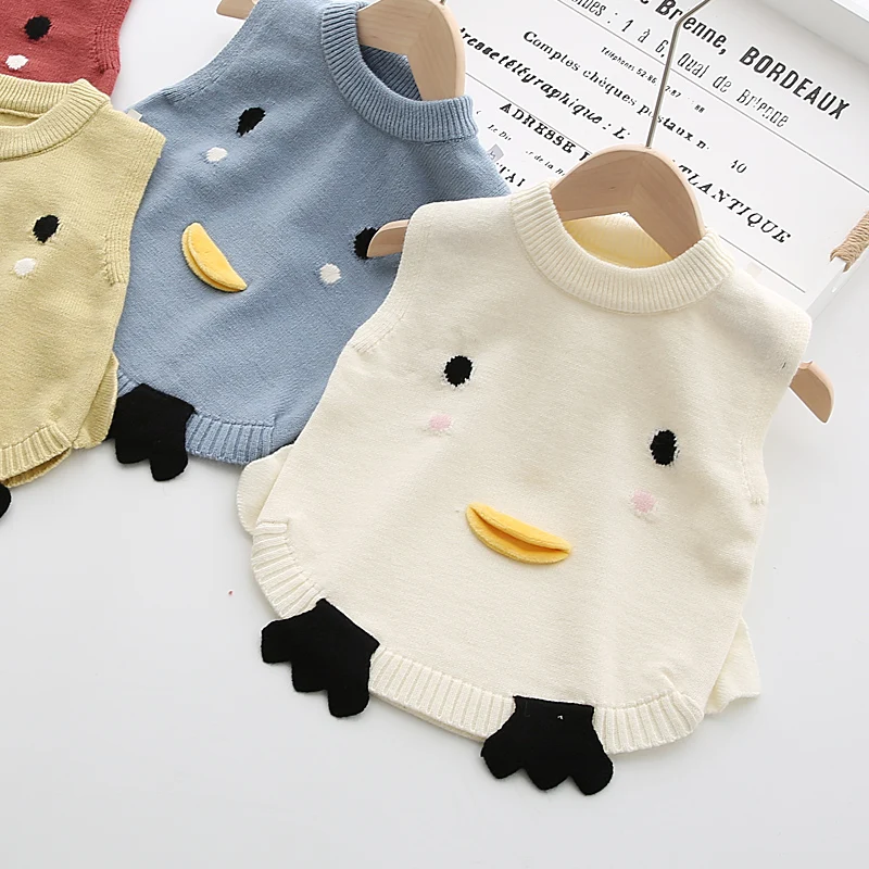 Жилет детский вязаный без рукавов на весну-осень |