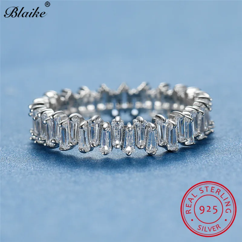 Минималистский нерегулярные прямоугольник с украшением в виде кристаллов