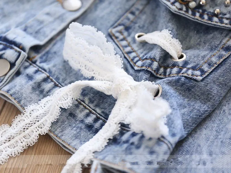 Милые джинсовые куртки с кружевной лентой и жемчугом для девочек сезон осень