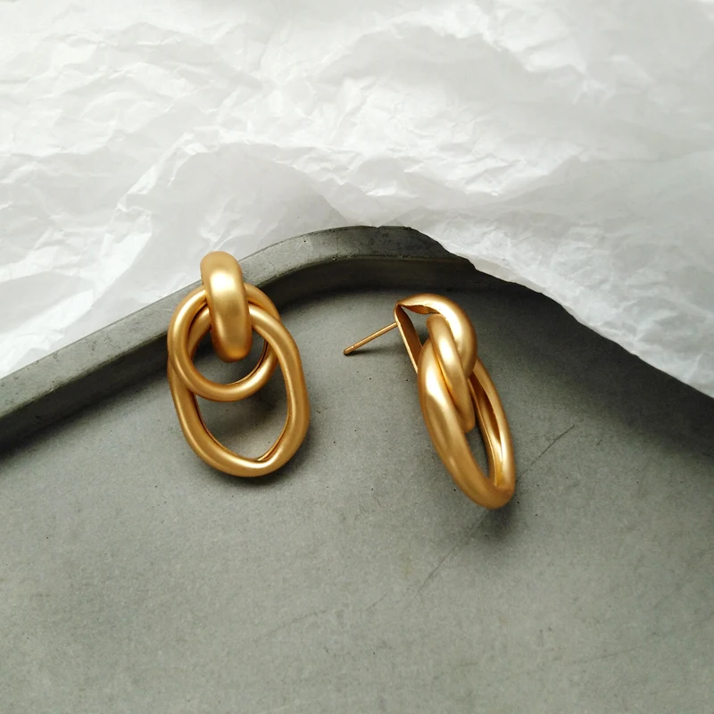 Женские крупные Винтажные серьги минималистичные металлические с закрученным