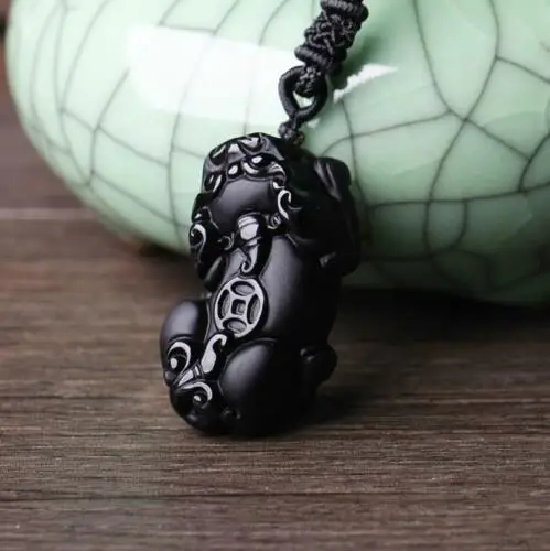 

Pi Xiu Natural Obsidian Stone Amulet Handmade Pendants Necklace Pendant Animal Statue Key Chain Pendant Small Gift