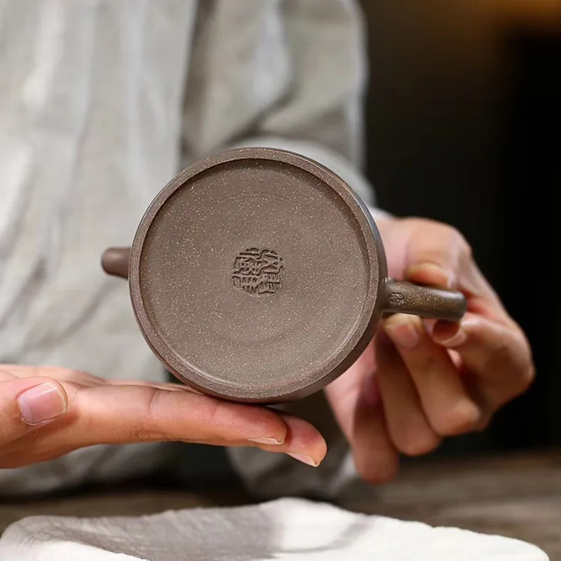 

Zisha teapot Yixing clay teapot engraved Qin Quan teapot