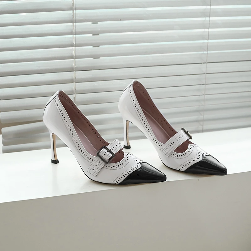 

Spring 2020 high heel female Mary Jane shallow mouth fashion contrast color carved retro fine heel single shoes Z739