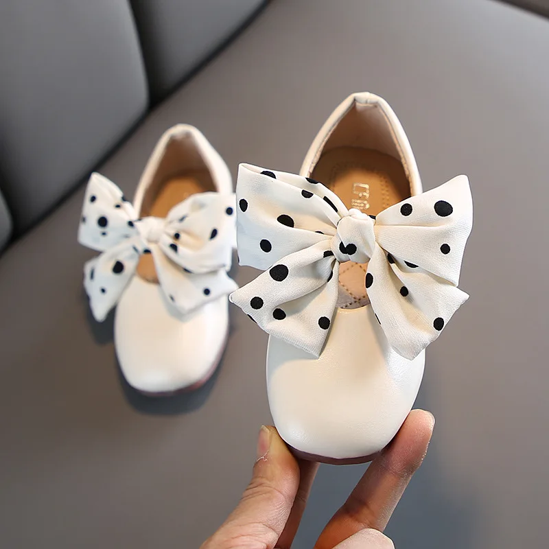 Zapatos de suela blanda de cuero para ni&ntilde;as, zapatillas de princesa con lazo, a la moda, bonitos y Chic, 2022-2