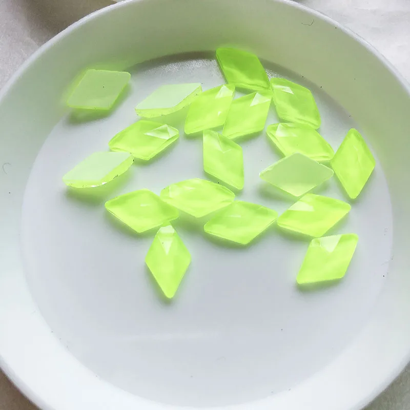Rhombus Olive Флуоресцентный мокко Стразы для ногтей со стразами для дизайн ногтей стекло разные формы ювелирные изделия с бриллиантами декоративный камень для ногтей украшения для маникюра 30 шт./лот - Цвет: Rhombus Olive