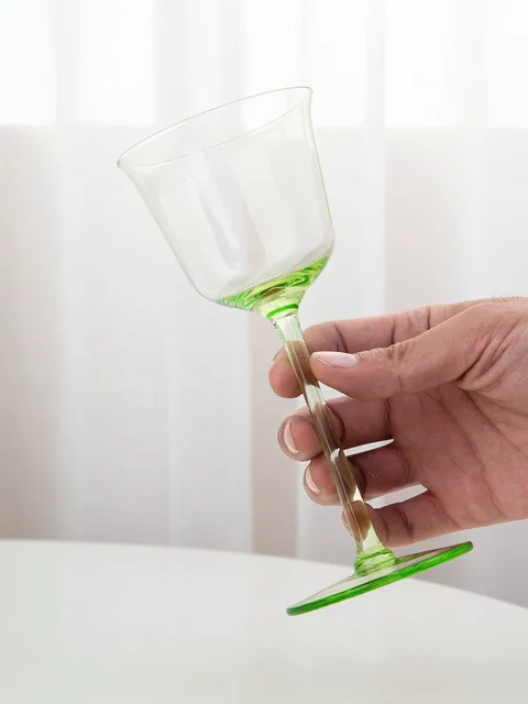 

Зелёные хрустальные бокалы для шампанского