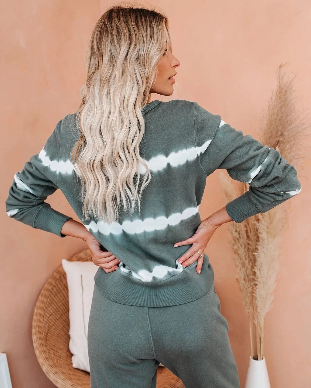 

Women Tie Dye Striped Printed Pajamas Set Casual Loose Loungewear Ladies Comfortable Autumn Winter Long Sleeve Sleepwear Outfit