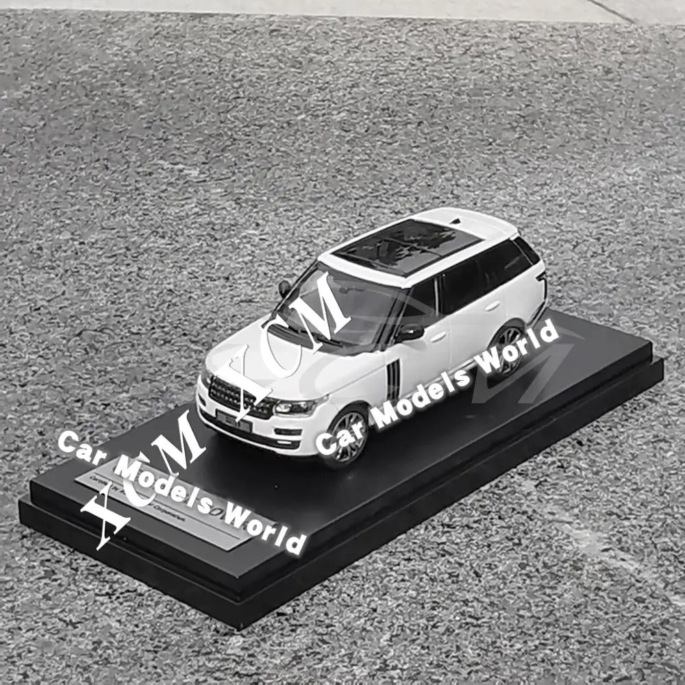 Литая под давлением модель автомобиля для ЖК-моделей 1: 64(белый)+ маленький подарок