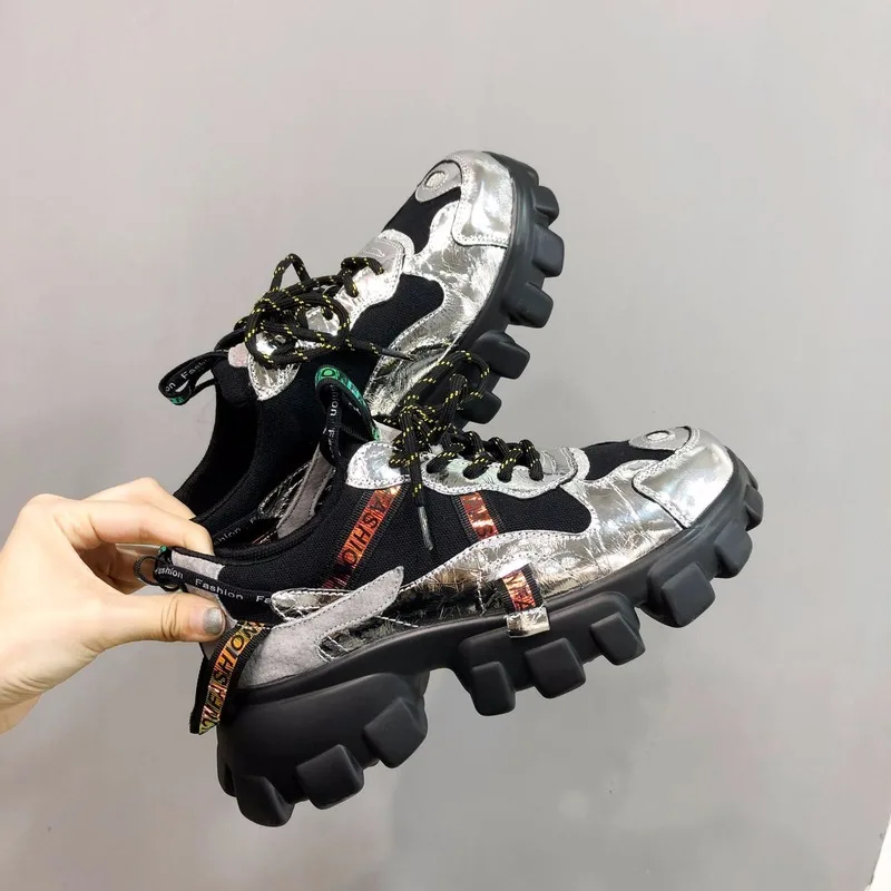 Женские кроссовки на массивной подошве Разноцветные Повседневные плоской