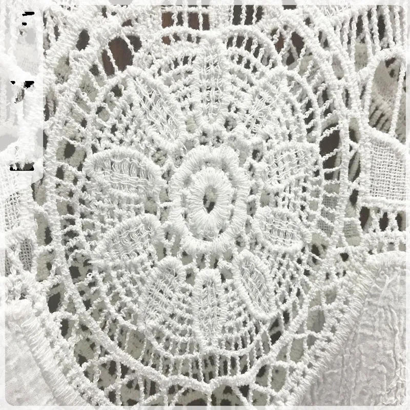 

2021 Summer White Pure Cotton Hollow Crochet Seaside Beach Vacation Bikini Swimsuit Women Top Beach Sunscreen Round Neck Blouse