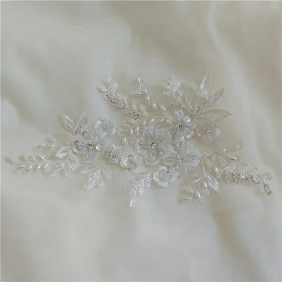 Черный вышитый бисером кружевной аппликатор с крупным вышитая кружевная