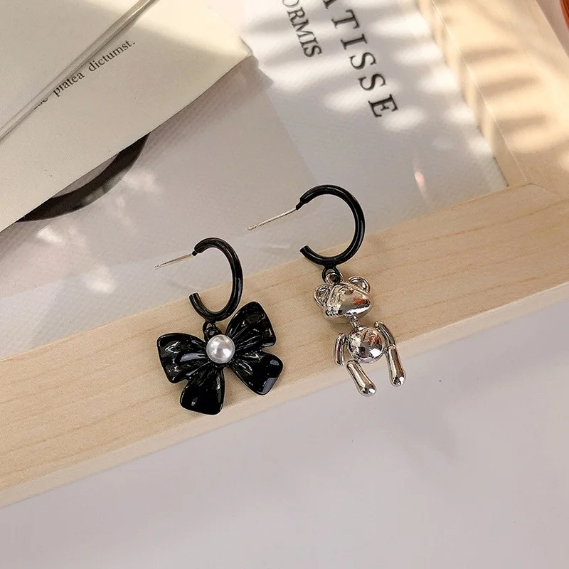 

Minar Stylish Asymmetric Black Spray Bowknot Dangle Drop Earring for Women Sweet Little Bear C Shape Metal Earring Pendientes