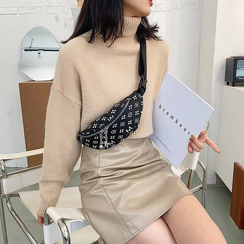 

2020 Classic Printing Embroidery Half Moon Crossbody Bags For Women Luxury Designer Quality Bag Casual Ladies Chest Bag Purses