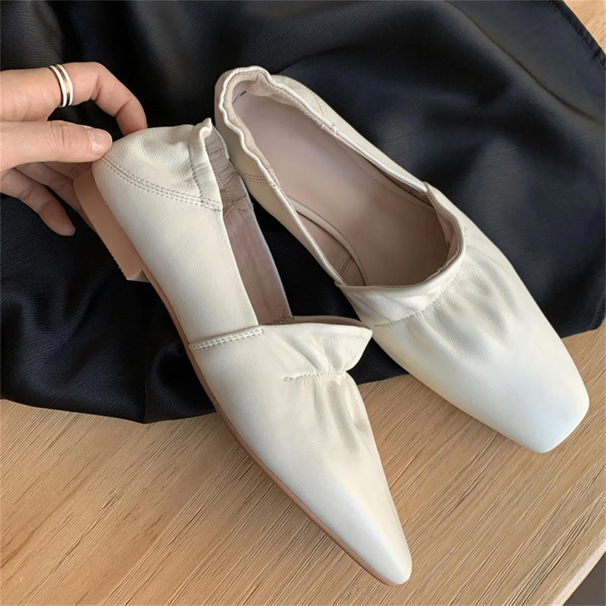 2022 Spring Fashion Women's Flat Shoes Comfortable Real Leather Material Daily Casual Square Toe Shoes