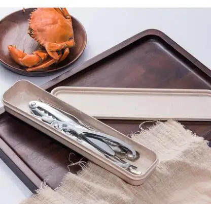 

With storage box, crab tool, three-piece stainless steel crab, eight crab claws, crab clip, crab needle, eating crab