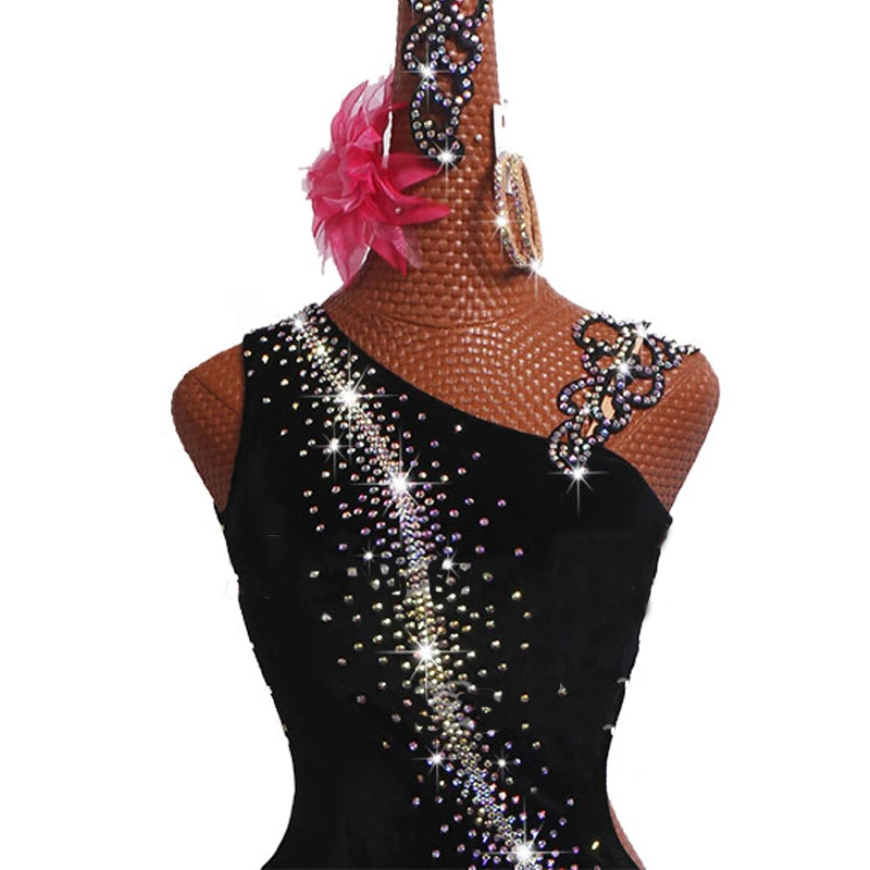 Платье для латинских танцев черное бархатное приталенное сценическое