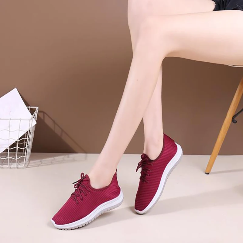 

Новая женская Тканевая обувь для мужчин среднего и пожилого возраста обувь на мягкой подошве легкая повседневная обувь от производителя Оп...