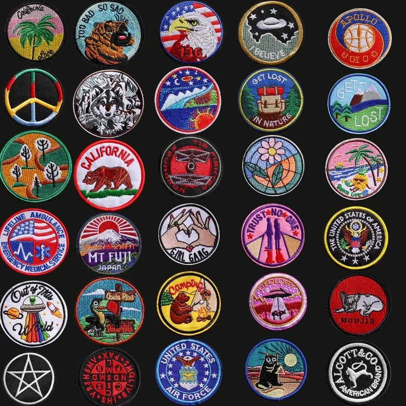 

Round Black UFO Animal wolf Iron On Patches Sewing Embroidered Applique for Jacket Clothes Patches Badge DIY Apparel Accessories