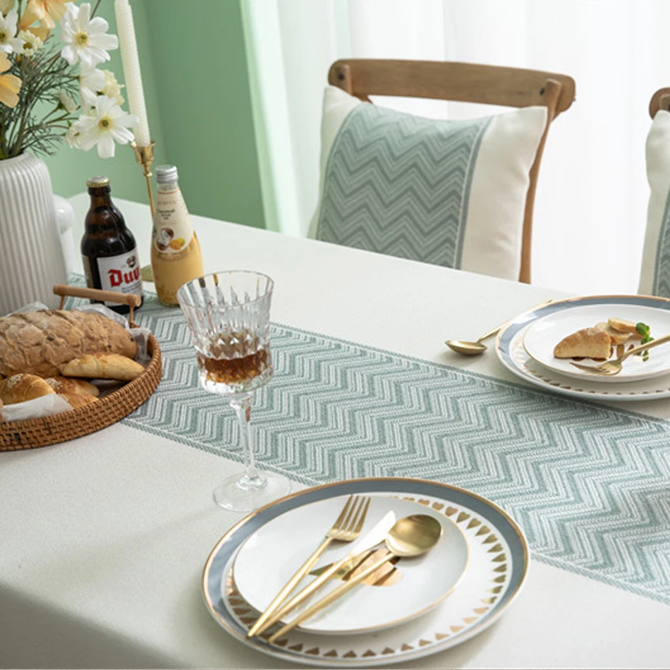 Скатерть с геометрическим рисунком волнистая кисточка полиэстер