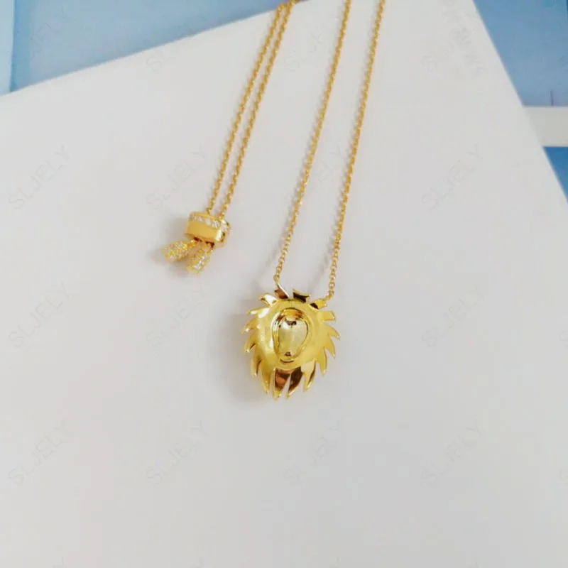 Женская подвеска в виде головы льва из серебра 925 пробы | Украшения и аксессуары