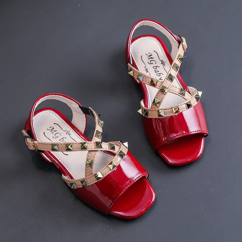 COZULMA-Sandalias de charol para niñas, zapatos de playa con remaches, de moda, para verano, 1, 2, 3, 4, 5 y 6 años