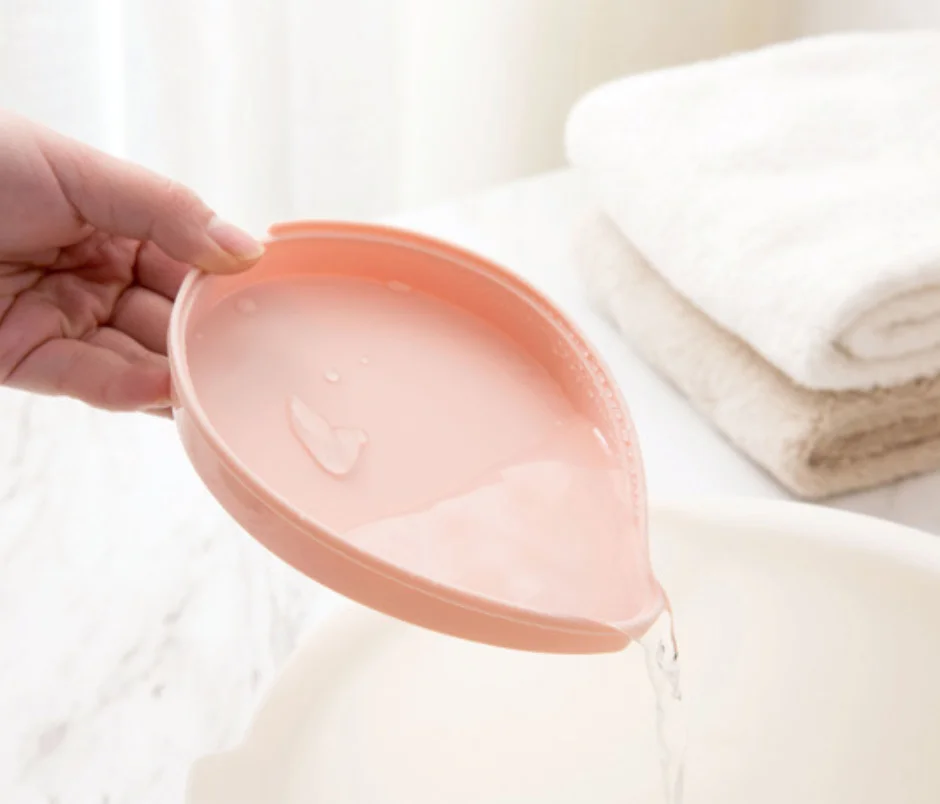 

3 Colors Leaf Shape Soap Holder Non Slip Soap Box Toilet Shower Tray Draining Rack Bathroom Gadgets Soap Dish Soap Tray Holder