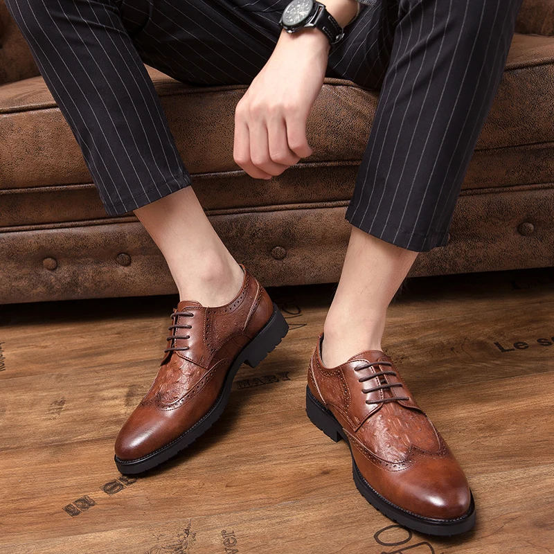 

2021 new business men's Oxford Shoes Black Brown men's office wedding pointed shoes designer gentleman fashion formal shoes