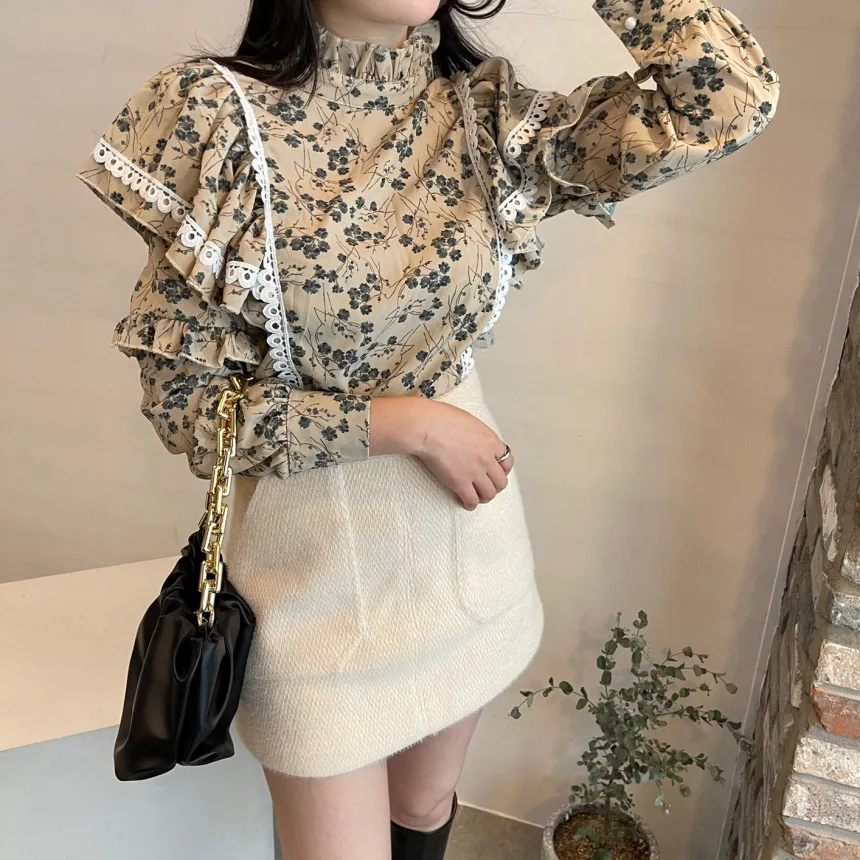 

2021 Spring New Korean Chic Retro Western Style Floral Small Stand Collar Ruffled Lace Stitching Long Sleeve Shirt