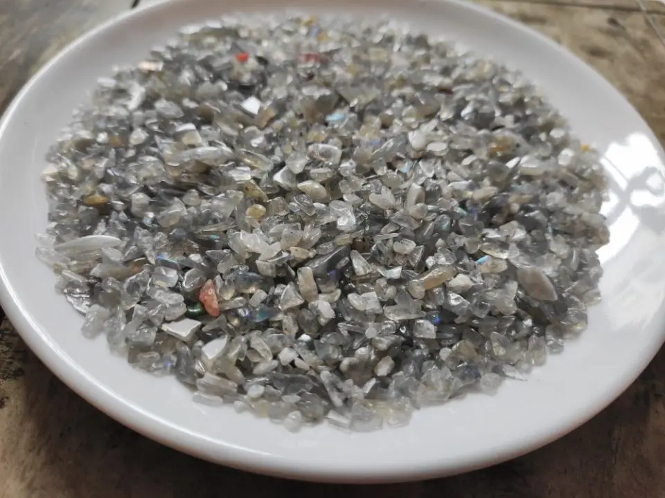 

100-300g Natural moonstone crystal rubble decorates the home