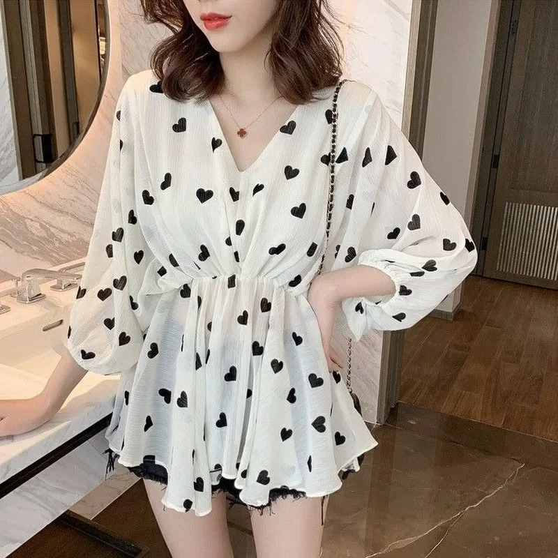 

Women's T-shirt V-neck Shirt Women's Summer Loose Wild Love Chiffon Top Western Style Waist Waist Shirt Long-sleeved T-shirt