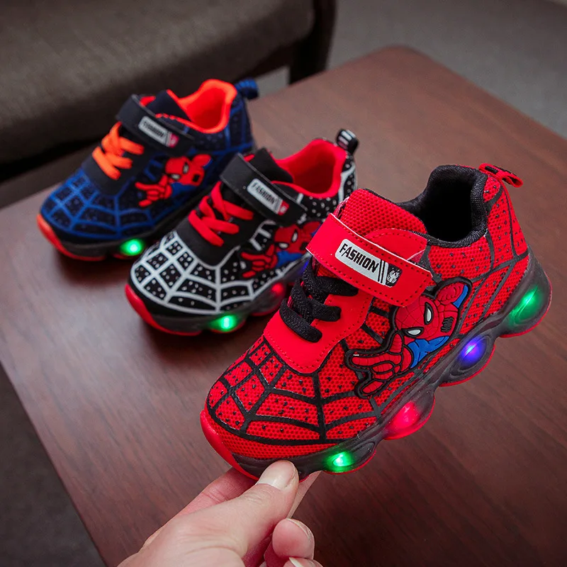 Confortáveis para Meninos e Meninas Calçados com Led do Homem-aranha da Primavera e Verão Disney Sapatos Esportivos 2022