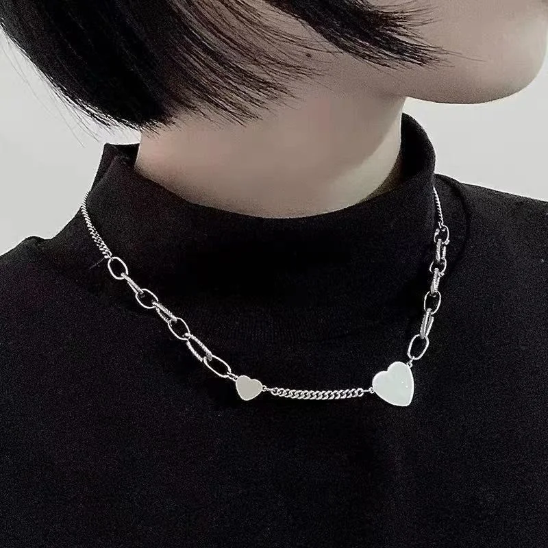 

New 2021 Retro Heart Necklace for Women Clavicle Chain Necklace Simple Temperament Accessories Jewelry Charm Choker Necklace 1PC