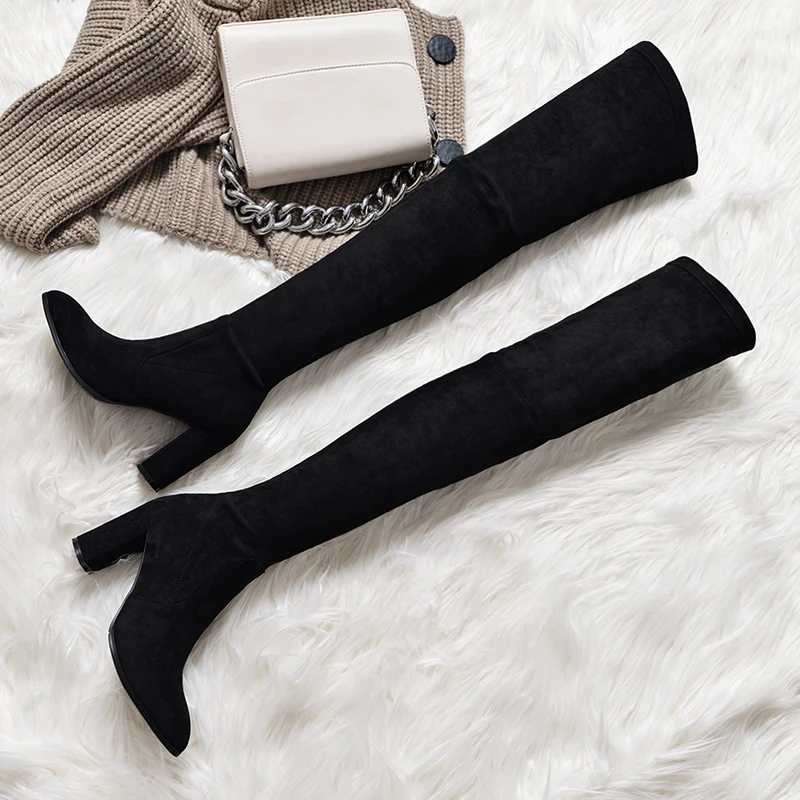 Женские облегающие сапоги с острым носком на высоком массивном каблуке размеры 4