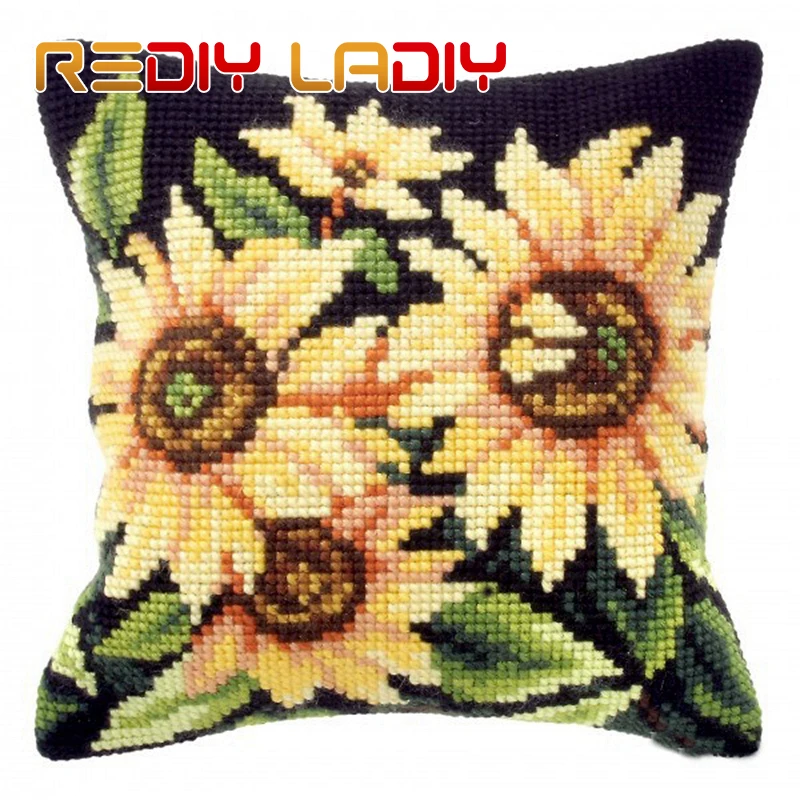 Подушка для вышивки крестиком сделай сам подушки в виде ромашки с радужной розой