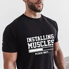 Установка мышц, пожалуйста, подождите загрузки Забавный принт Мужская футболка Лето короткий рукав Harajuku топы Мужские крутые футболки одежда Tumblr