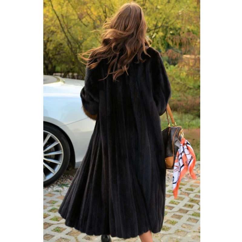 BFFUR Fashion Long Real Mink Fur Coats Full Pelt High Quality Women Genuine Mink Fur Coats Long With Raccoon Dog Fur Sleeve Cuff