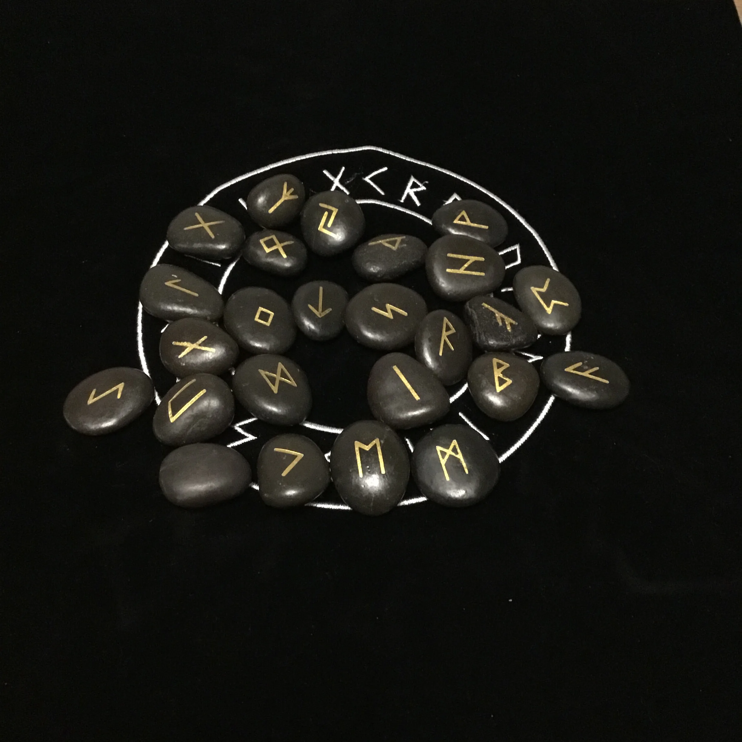 25 шт./компл. гравировкой Riverstones Руна викингов камни комплект ювелирных изделий резные чёрного цвета Настольная игра Гадания и предсказания астрологии алтарь амулет знак