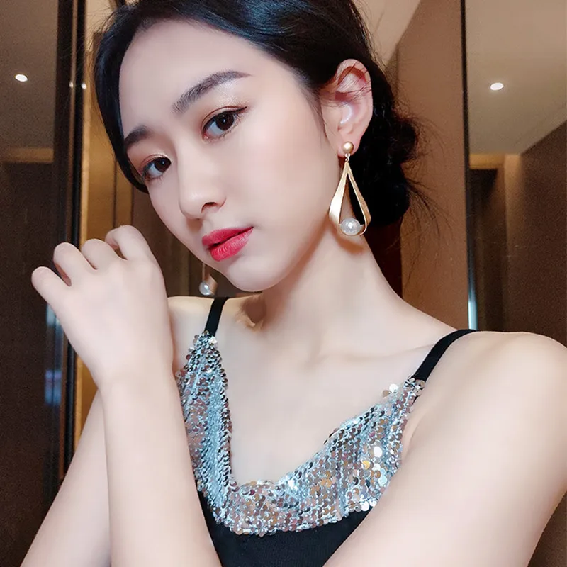 

S925 Silver Needle Simple Pearl Earrings Female Personality Temperament Long Earrings Exaggerated Geometric Ear Pendant