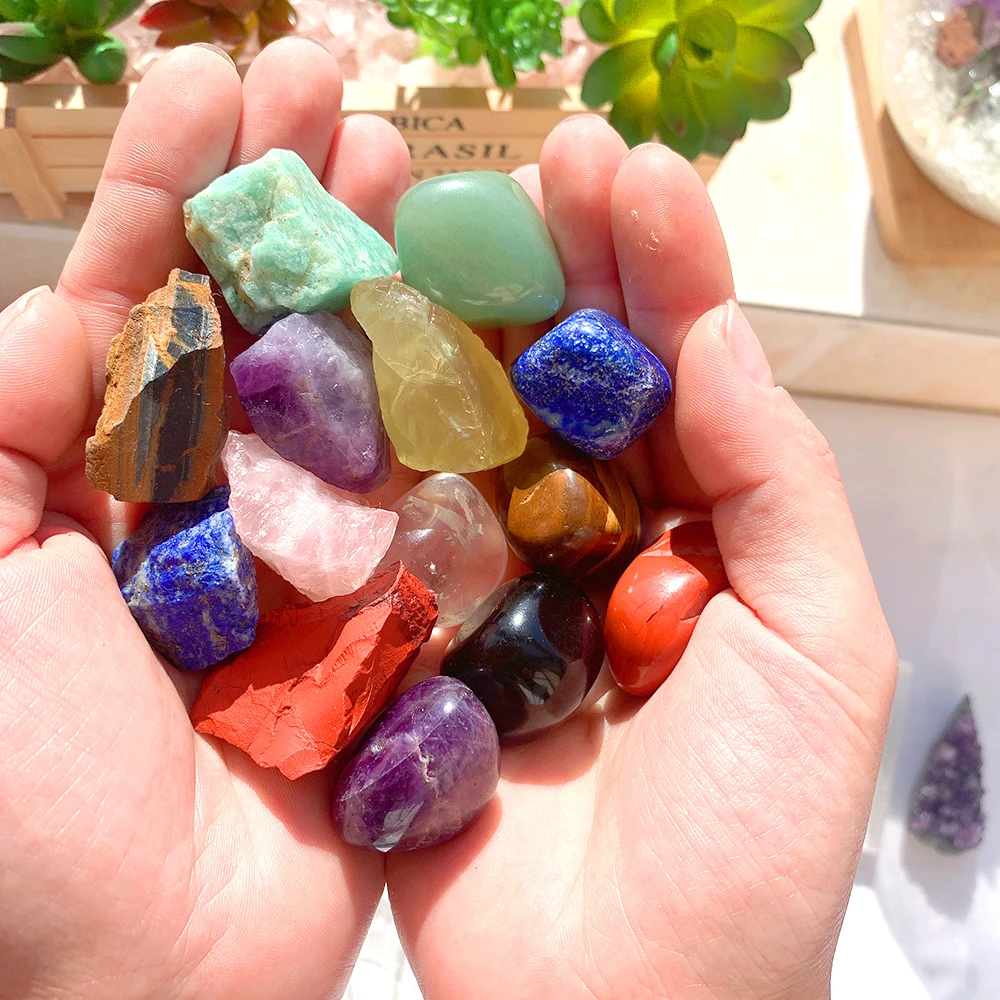 Минералогическая коллекция камней нины кондратковской. Камни в коробочке. Минералогическая коллекция камней нины кондратковской. Камни для виски wild west. Камни для виски из стеатита.