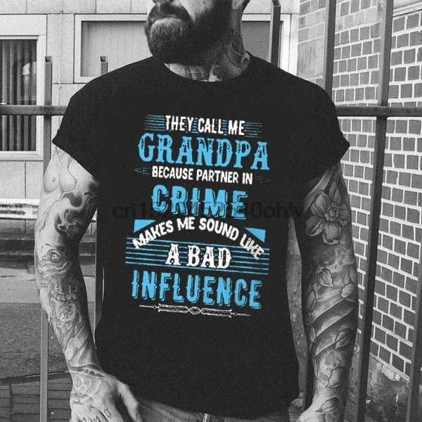 Они называют меня дедушкой потому что партнер в преступнике заставляет звучать