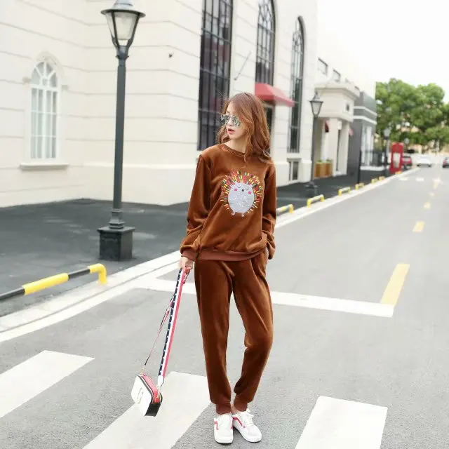 Женский Велюровый комплект из 2 предметов черный серый и карамельный цвет топ с